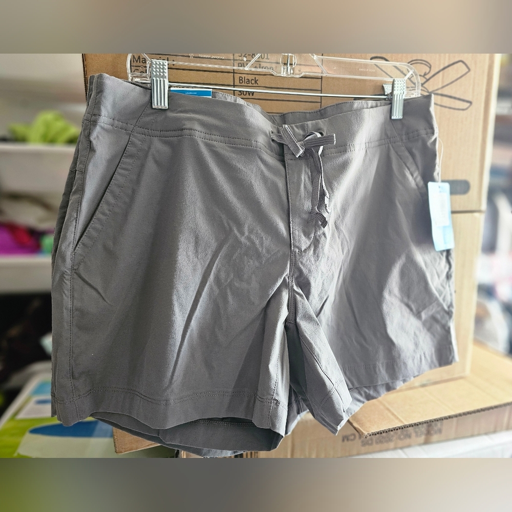 Columbia Women's Anytime Outdoor Short size 14 / 46 Gray Short Women